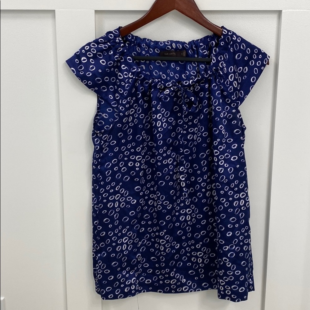 Short sleeve dotted blouse